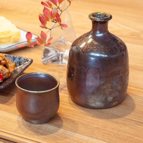 Conjunto para Saquê Bizen Ware Mugen Kobo Sengiri (2 peças)